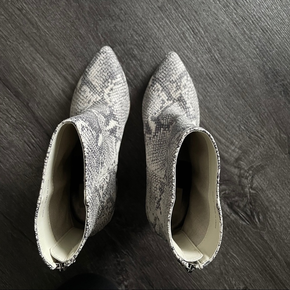 Like New Dolce Vita Snakeskin print heeled Boots (7/5) - Picture 5 of 10